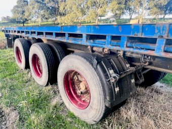 1985 Freighter ST3 Flat Top Trailer