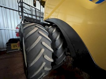 2014 New Holland 8090 Header Only