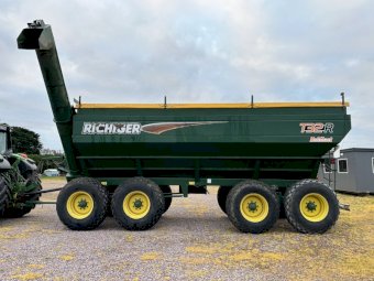 2014 Richiger T32R MultiTrack Chaser Bin ## OFFERS CONSIDERED ##