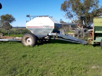 Flexicoil Airseeder 820 Bar with 1720 Bin