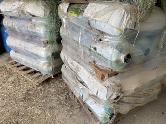 33 x John Deere B-Wrap Rolls