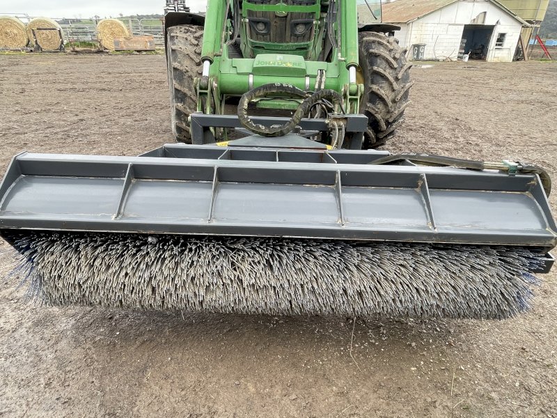 Norm Engineering Angle Broom Sweeper