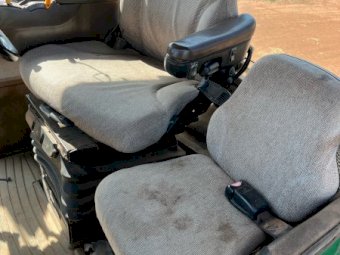 2005 John Deere 8520 Tractor