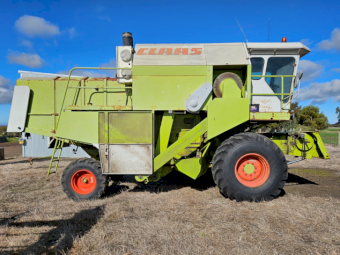 Claas Dominator 86 Header with 22ft Front
