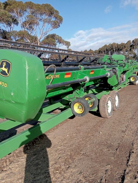 2012 John Deere 640D Header Front