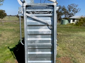 2023 Clipex Air Powered Cattle Crush