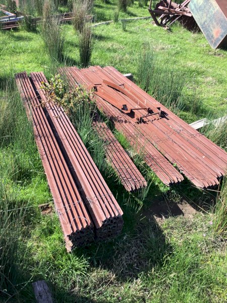 8 foot new steel fence posts 10 in bundle
