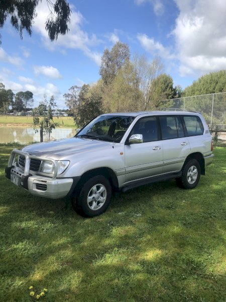 2000 Toyota Land Cruiser 100 Series Wagon ONO