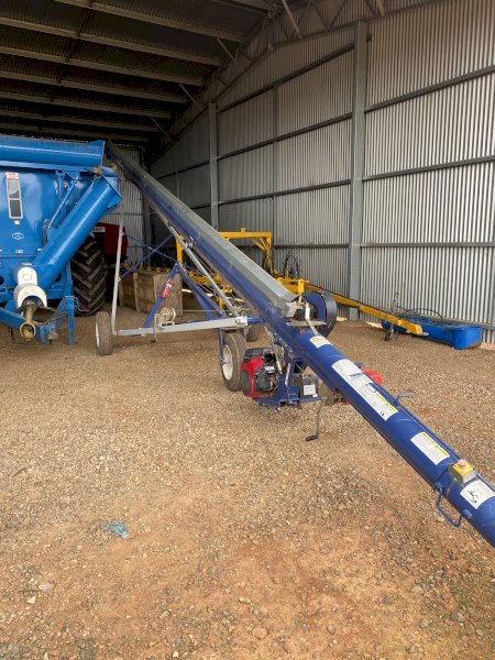 2019 Grainline 8x46 Auger