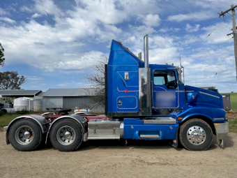 Kenworth T404 Prime Mover