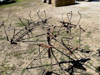 Stevlyon lamb marking cradles