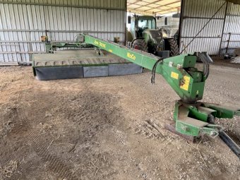 2017 John Deere 956 MoCo V10 Mower Conditioner