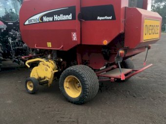 2004 New Holland  BR 740 Baler