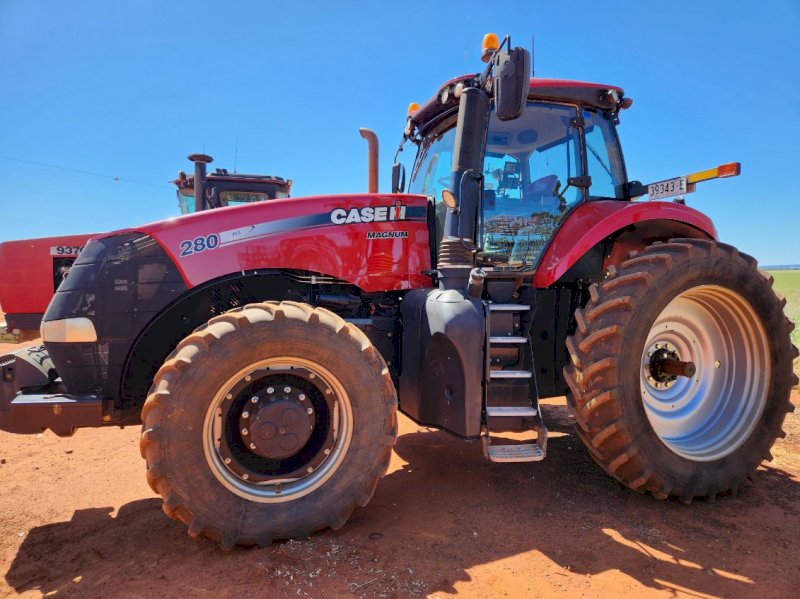2016 Case IH Magnum 280 Tractor