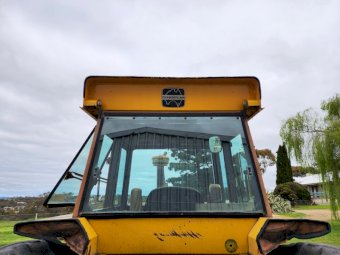2004 Chamberlain 4280 Tractor