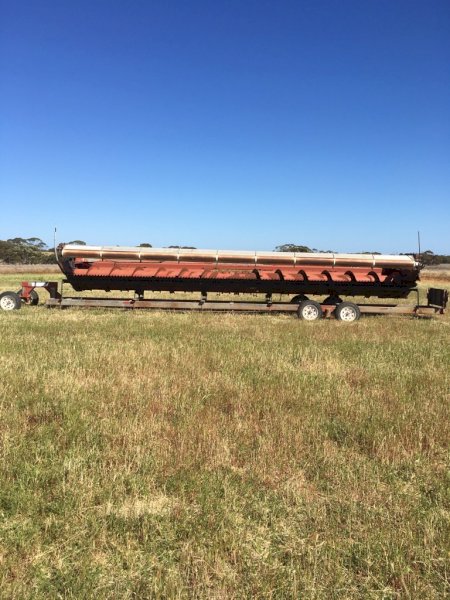 Case IH 1020 30ft Flex Air Reel With Trailer