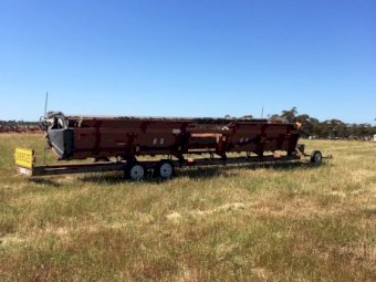 Case IH 1020 30ft Flex Air Reel With Trailer