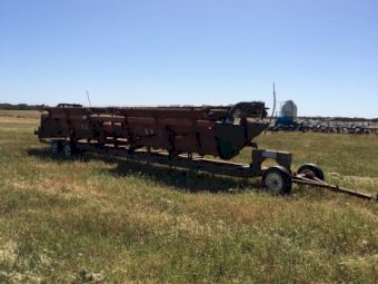 Case IH 1020 30ft Flex Air Reel With Trailer