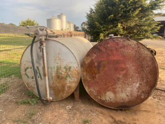 2 Fuel Tanks