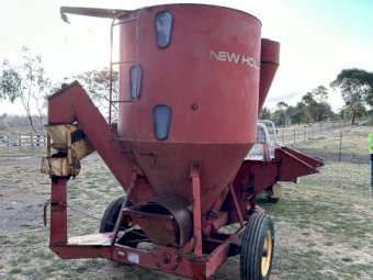 New Holland 352 Mixall Hammer Mill