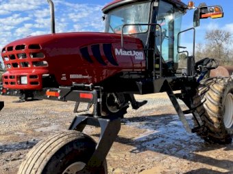 2018 MacDon M155 with D65 30 ft Front and Trailer