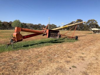 Westfield 10-71  Swingway Auger