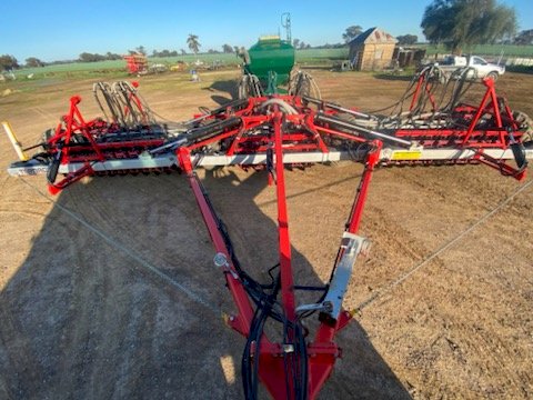2019 Tobin Tornado 140-12 40ft Disc Seeder
