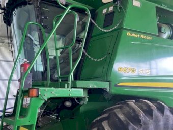 2011 John Deere 9670STS Header