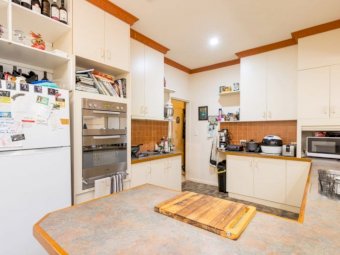 23 Acre Lifestyle Property with 3 Bedroom House and Shed at Red Cliffs, Vic