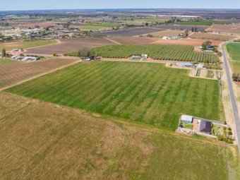 23 Acre Lifestyle Property with 3 Bedroom House and Shed at Red Cliffs, Vic