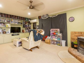 23 Acre Lifestyle Property with 3 Bedroom House and Shed at Red Cliffs, Vic