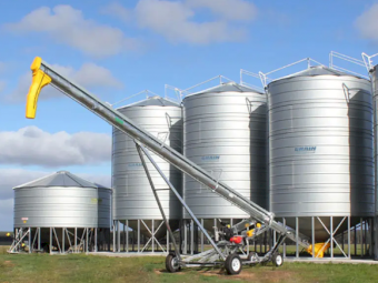 51x10 Commander Ag Quip Grain Auger - Available now - Special Offer - Save $1,100.00 off RRP