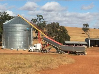 1999 Bryne A Trailer