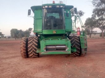 2004 John Deere 9760STS Header with Front and Trailer