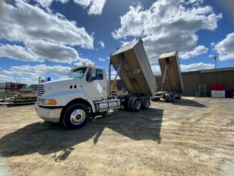2002 Stirling LT9500 Truck & Quad Dog