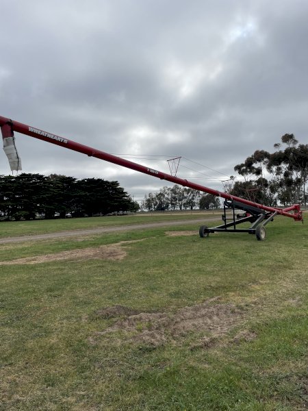 Wheatheart  100-73 Swing away Auger