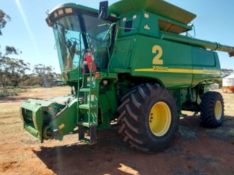 2003 John Deere 9750 STS Header with 936D draper front