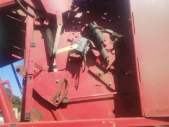 New Holland 654 Baler