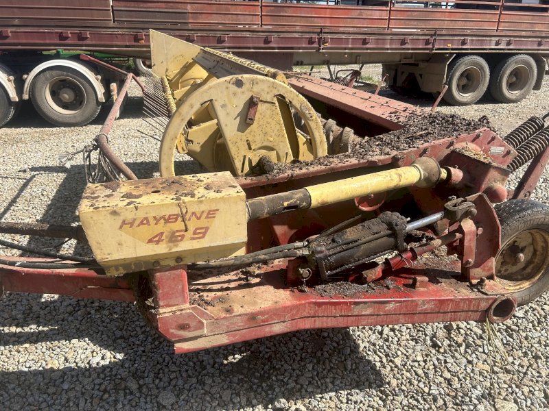 New Holland 469 Mower Conditioner