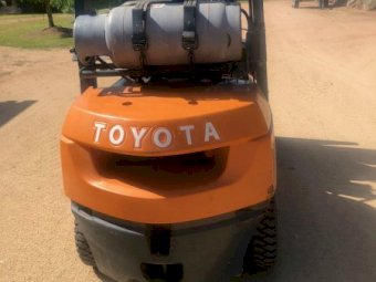 2002 Toyota 42-7FG25 Forklift