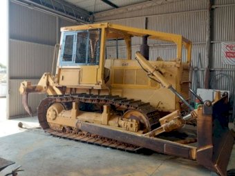 1977 Caterpillar  D6D Dozer Rippers and 14 ft Stick Rake