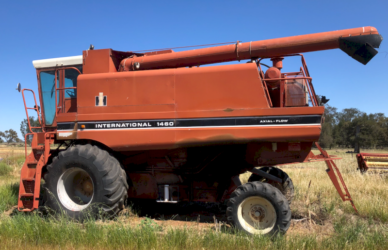 International 1460 Harvester