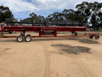 2001 Case IH - Macdon 1052 Pick Up Front