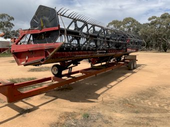 2001 Case IH - Macdon 1052 Pick Up Front