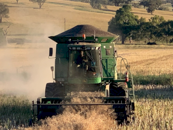 2005 John Deere 9860 Combine Harvester with Fronts and Trailer