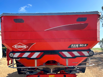 2018 Kuhn 50.2 Spreader with Extension Hopper