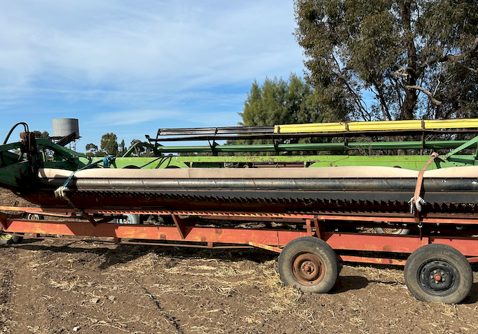 John Deere 920 Lentil Front