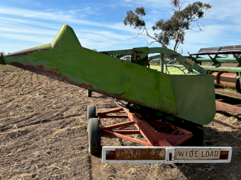 John Deere 920 Lentil Front