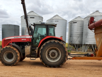 2006 Massey Ferguson 8470 Tractor