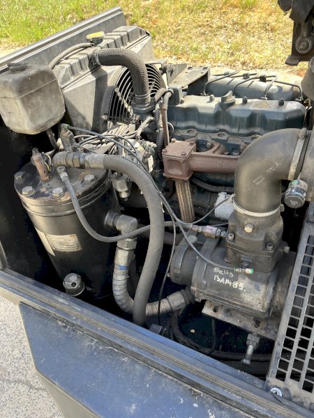 Under Auction - (A 238) 2001 Sullair 131 cfm mobile Air Compressor (no GST applicable) 